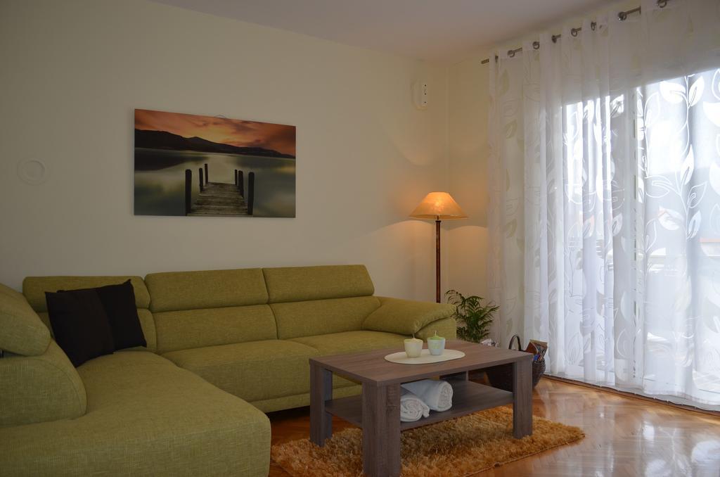 Apartments Mihalic Baska  Phòng bức ảnh