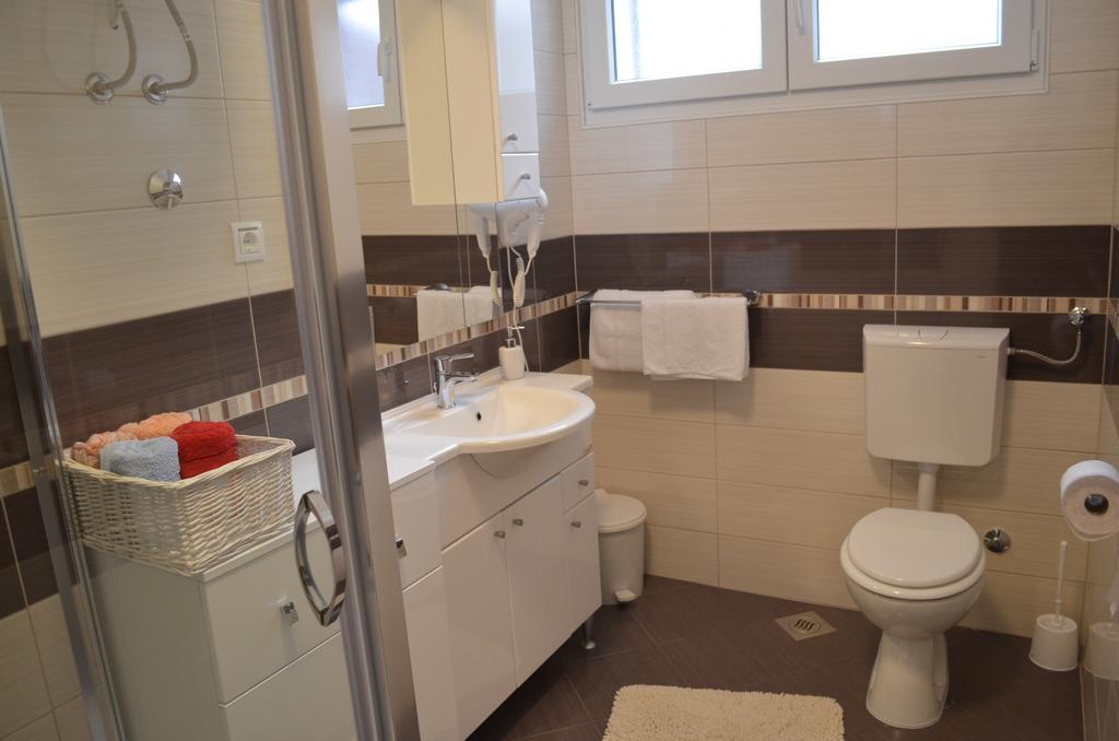 Apartments Mihalic Baska  Phòng bức ảnh