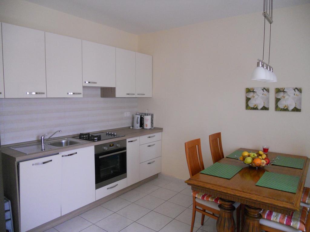 Apartments Mihalic Baska  Ngoại thất bức ảnh